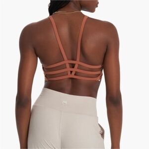 Vuori Yosemite Sports Bra in Clementine Size XS
